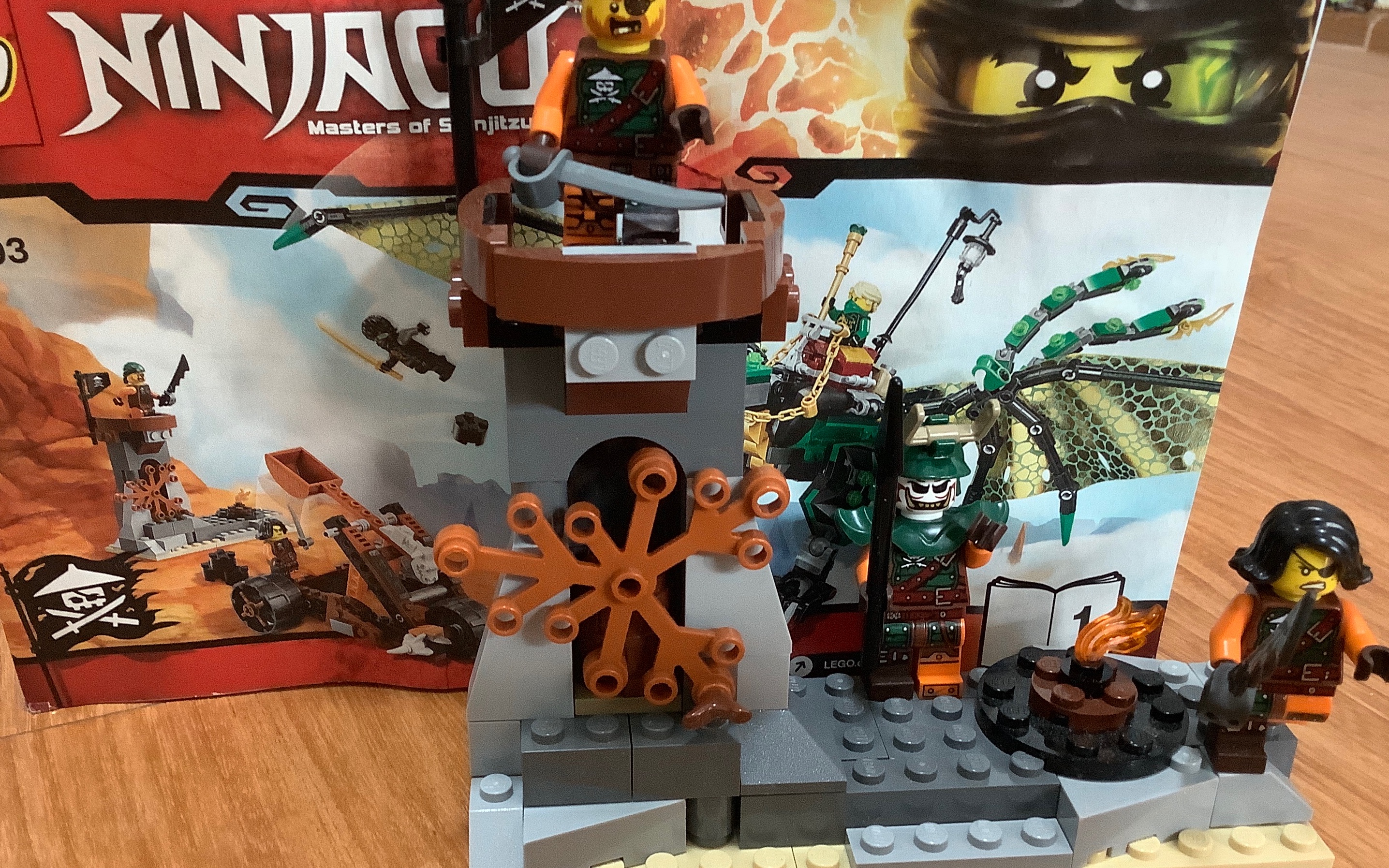 乐高幻影忍者70593劳埃德的遁形神龙之飞天海盗瞭望台