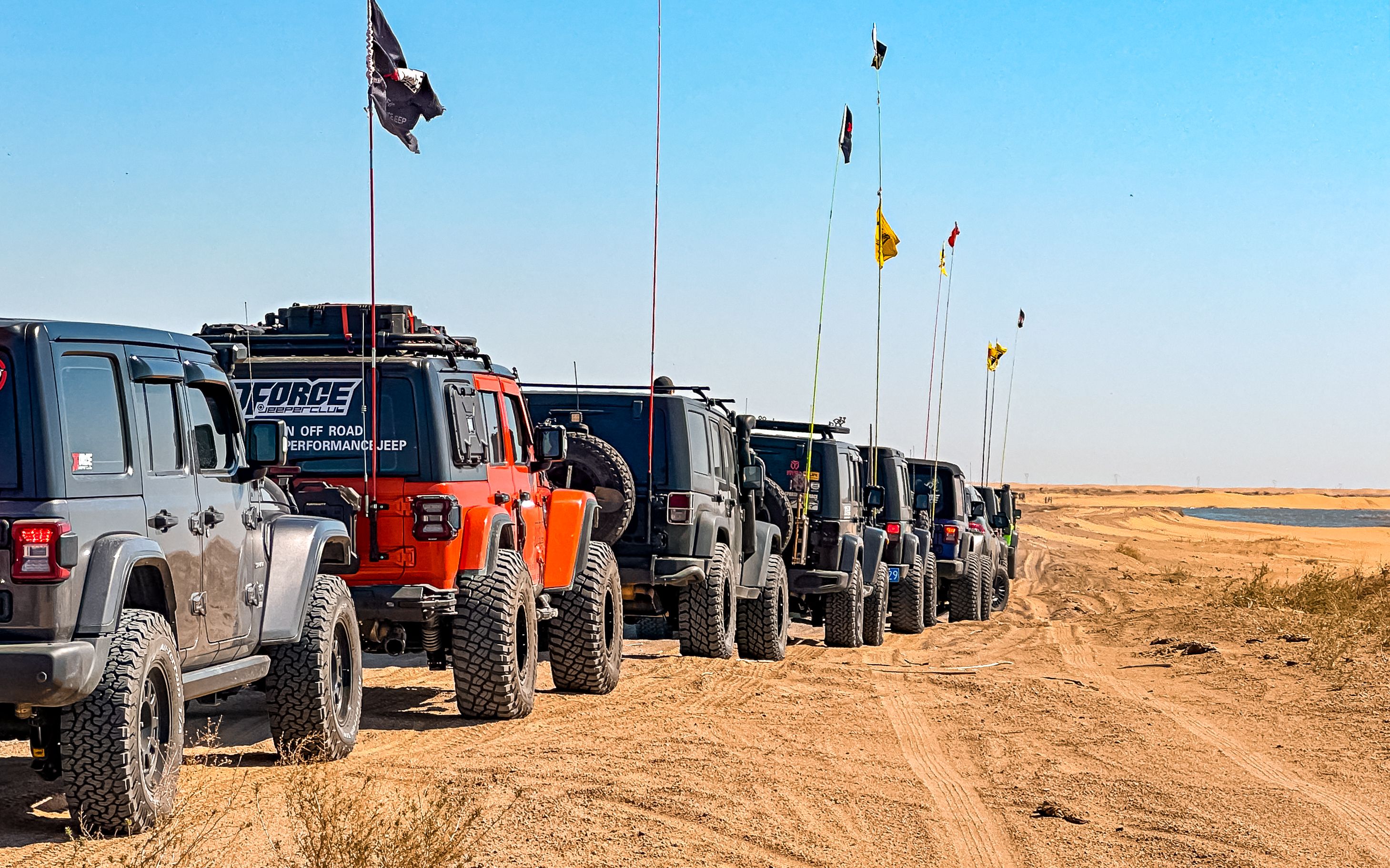 牧马人坦克300穿越库布齐沙漠