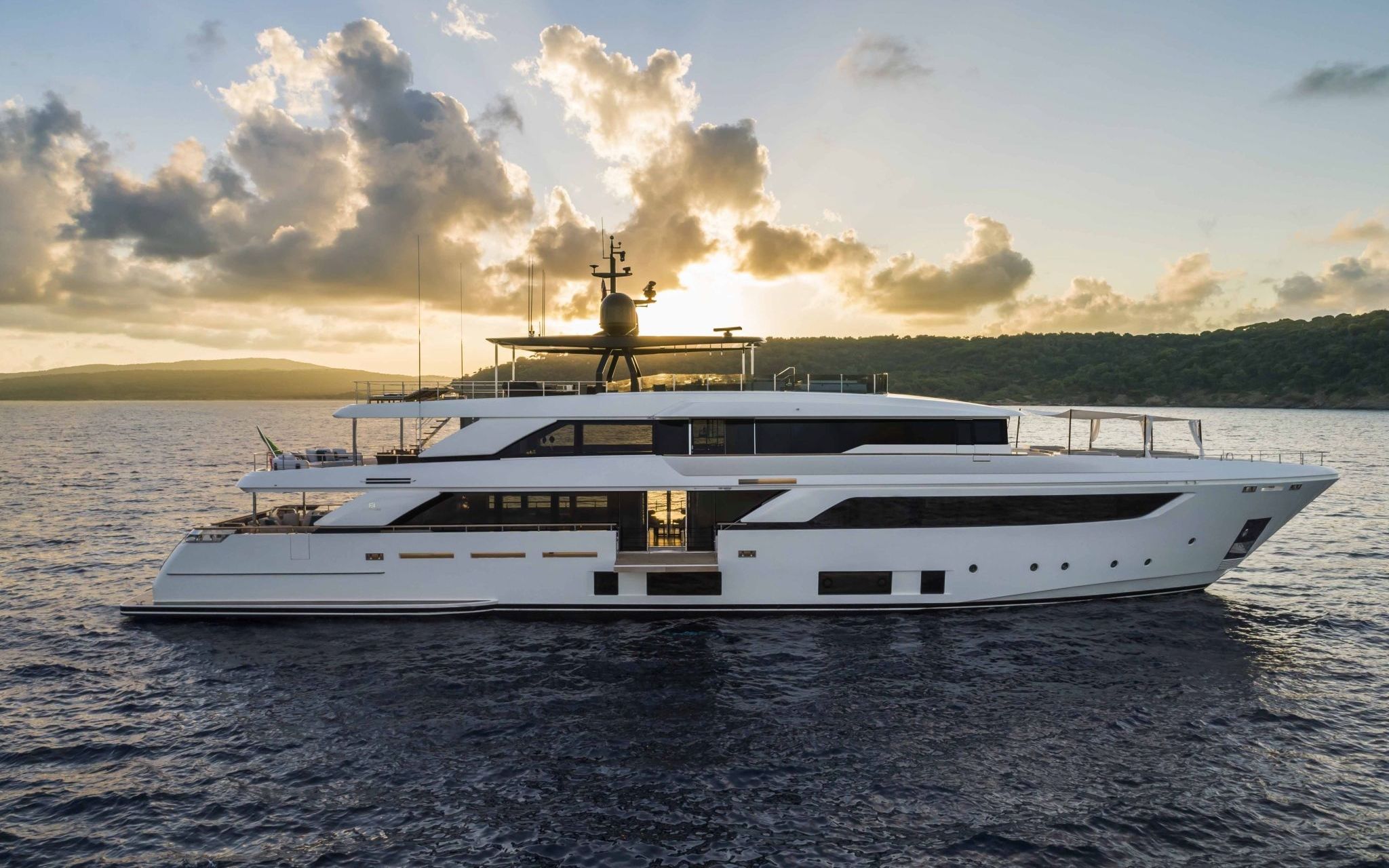 天梭42-意大利定制法拉帝custom line navetta 42超级游艇