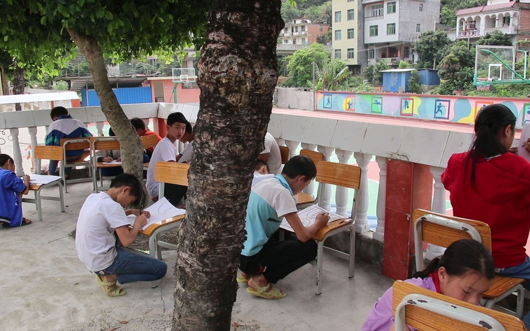 支教独立影像:中越边境那坡县百省乡下华村留守儿童的一堂素描课3