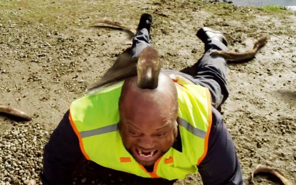 科幻电影《血湖》没想饿到极致的小鱼,竟然如此的可怕!