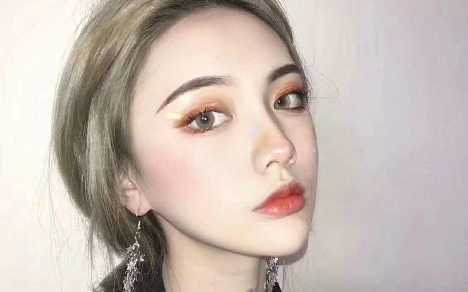 夜店蹦迪妆必备!女生也要酷!普通人化成网红脸?