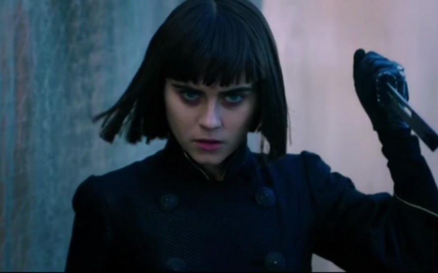 皮手套女杀手一刀灭口