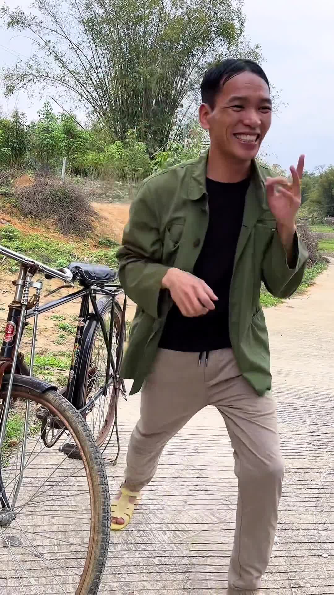 我今天梳的这么靓仔没见到翠花既然见到了凶巴巴的明哥