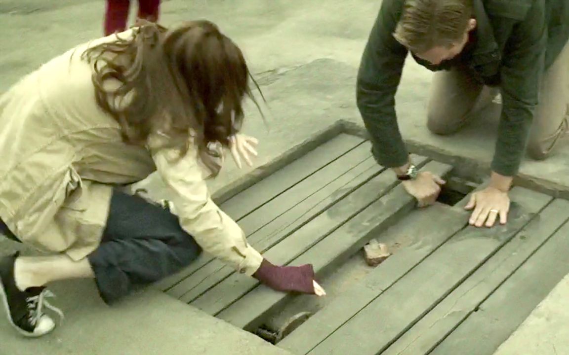 速看科幻恐怖电影《躲藏》