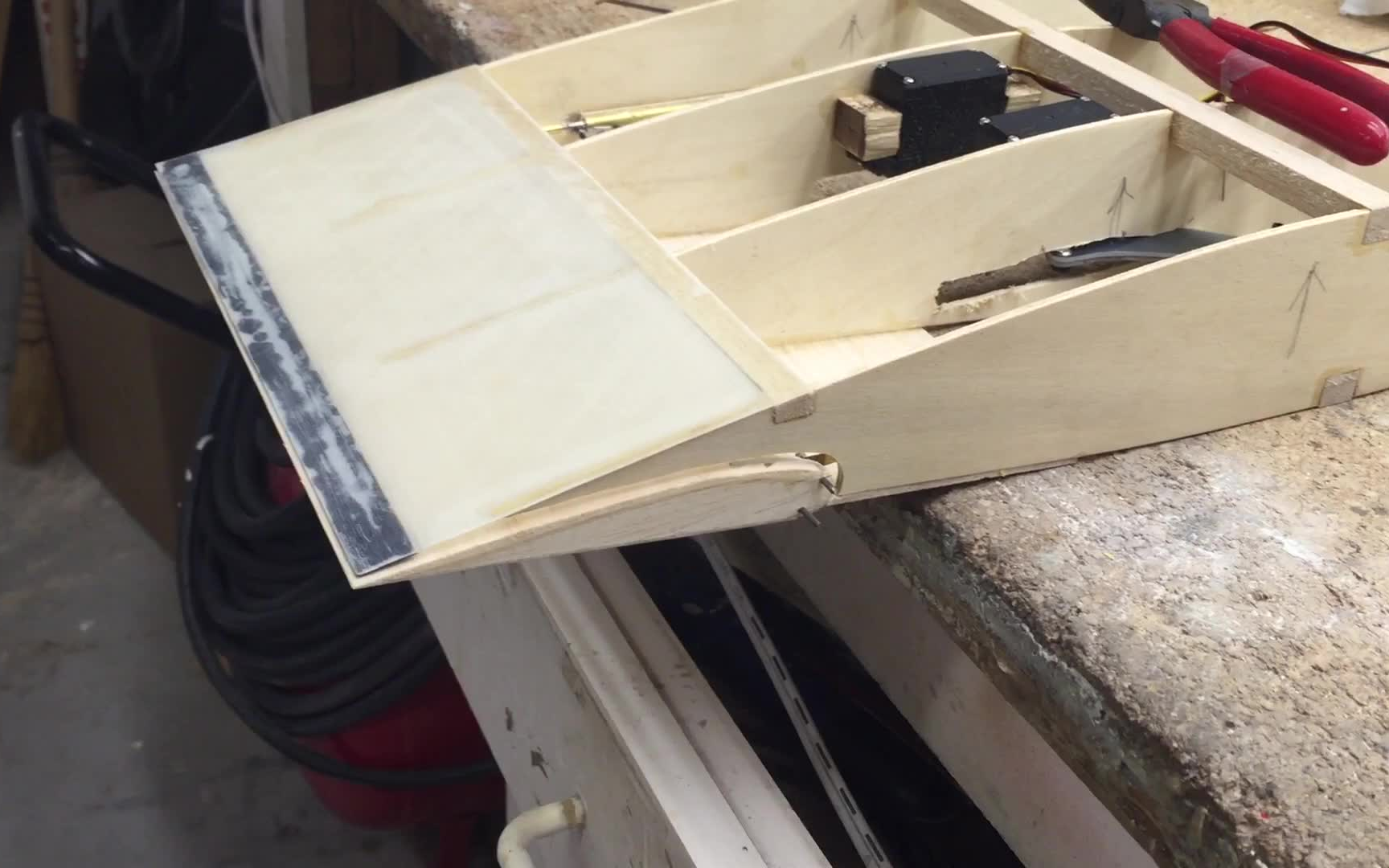 星座式像真机航模的富勒式襟翼制作_哔哩哔哩_bilibili