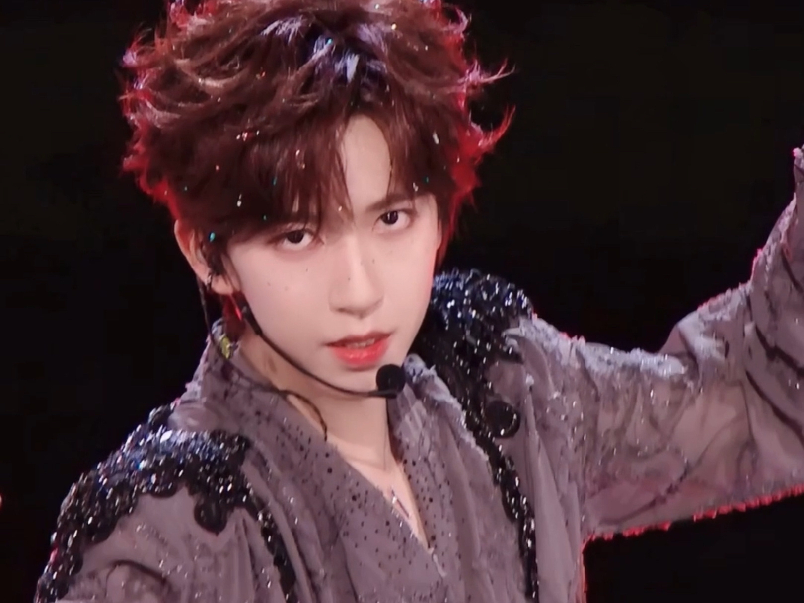 贺峻霖《谧境》0817时代常州演唱会-深海散步-深海散步-哔哩哔哩视频