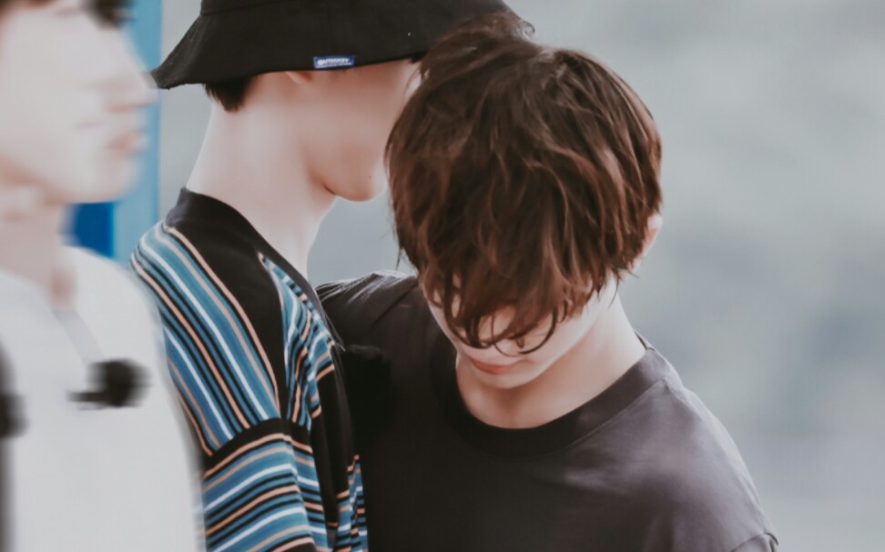 【祺鑫】一个搂腰一个搭肩.wwww,已经想入非非了