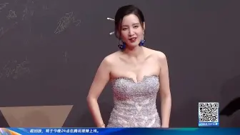 张萌深V裙，女星近距离