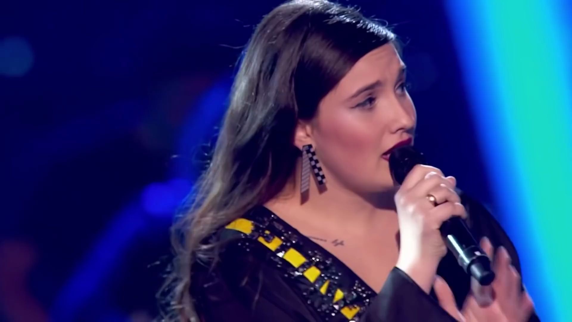 西班牙好声音有着天使般声音的小姐姐最终止步半决赛