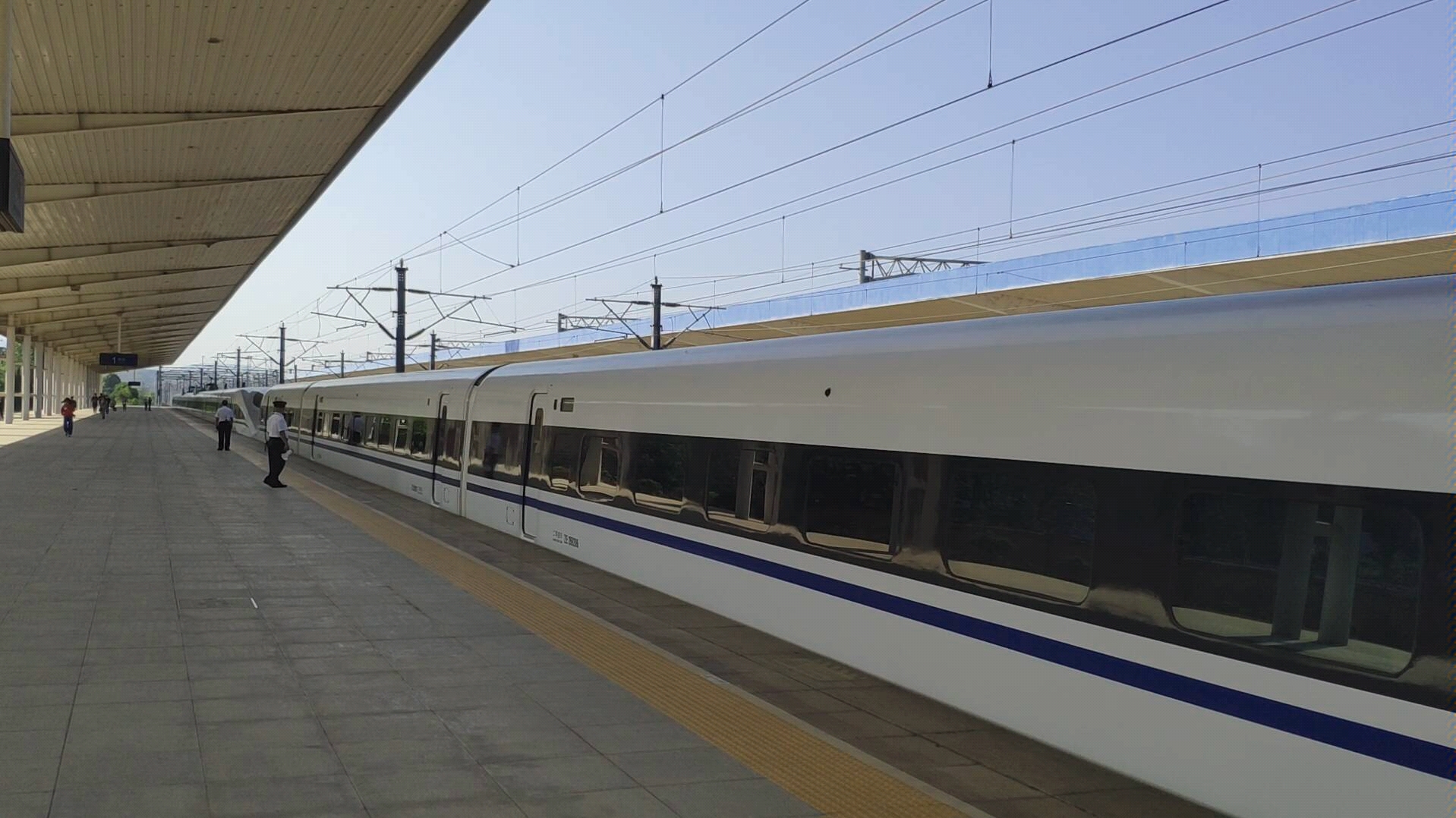 昌九城际高速动车g1581次列车(九江—常州北)出庐山站1站台 2018.10.