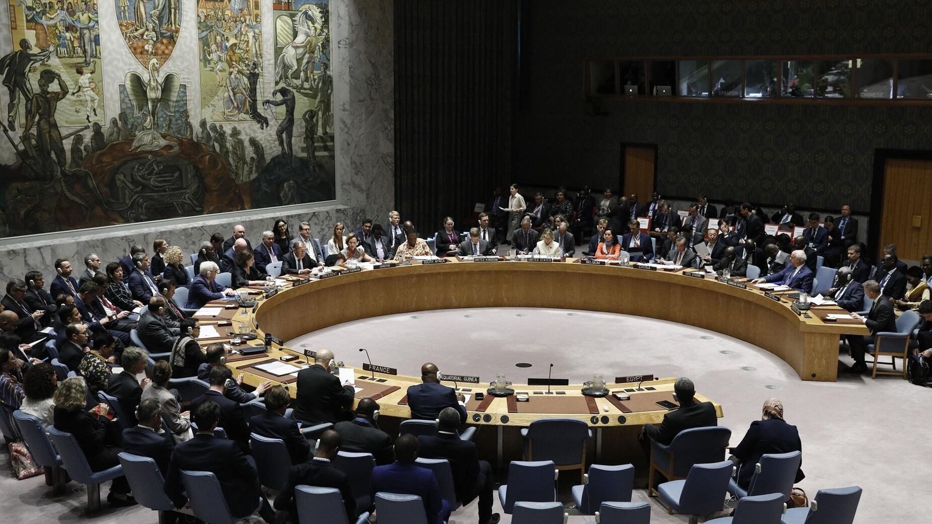 联合国安理会通过决议,要求在加沙地带实行"人道主义暂停"