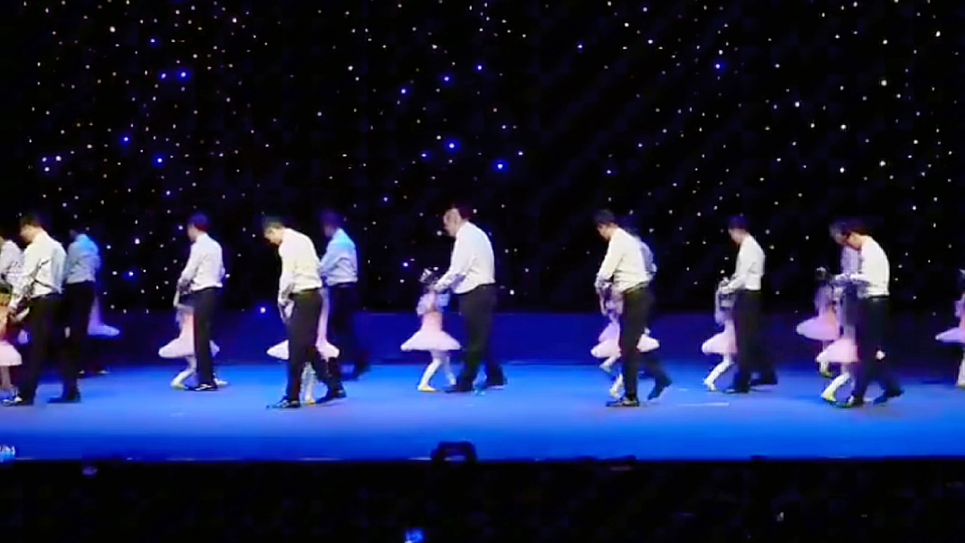 幼儿园毕业亲子舞蹈《爱的华尔兹》