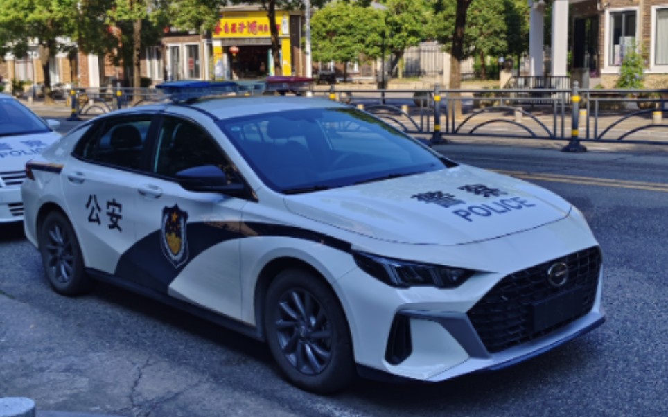偶遇广汽传祺影豹警车