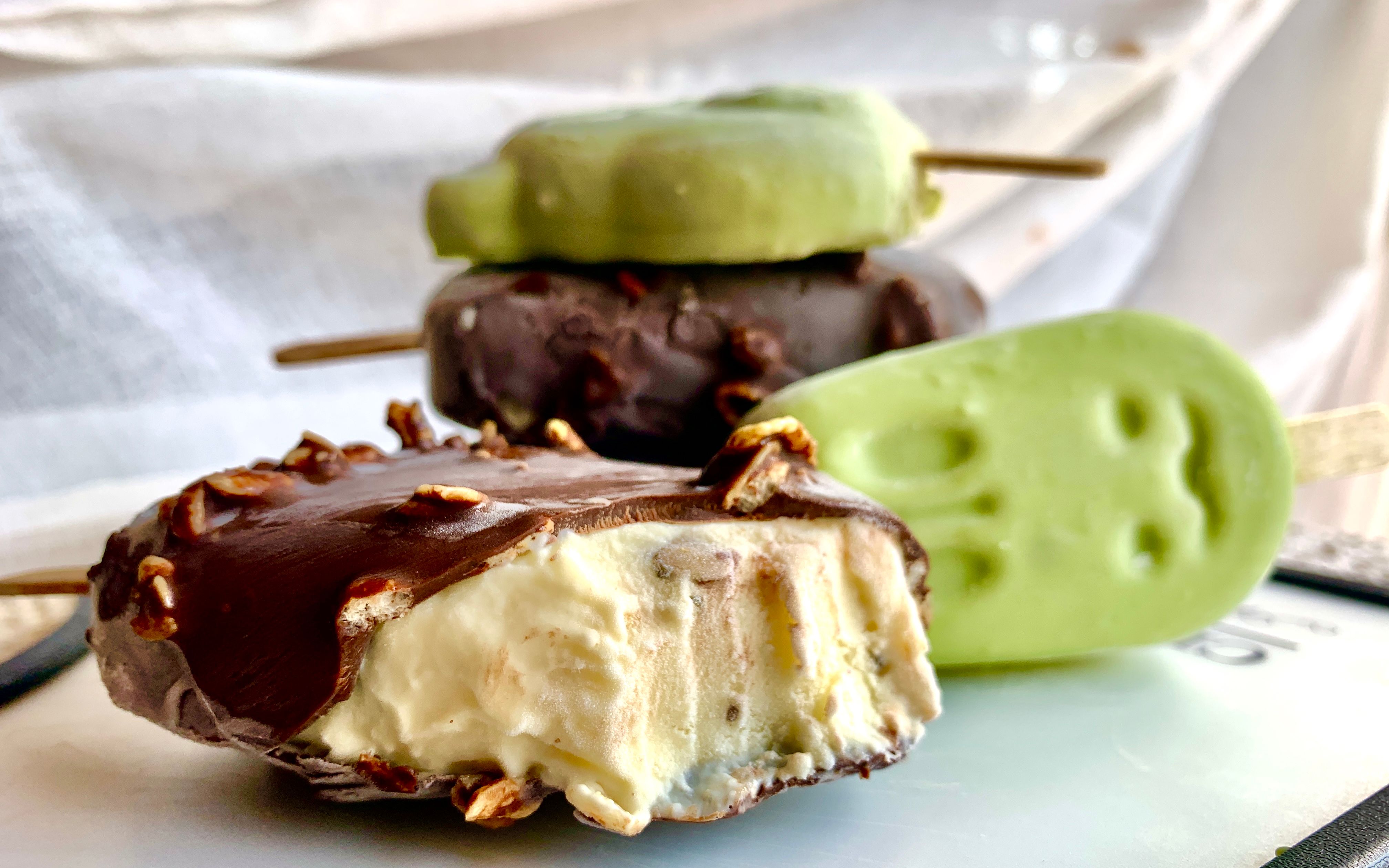 脆皮梦龙雪糕自制脆皮梦龙雪糕不用打发和生蛋做法简单