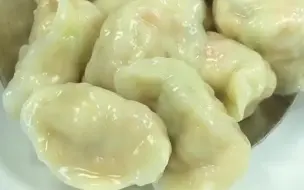 Descargar video: 冬天的大白菜，便宜又好吃，白菜馅饺子是不能错过的美食。