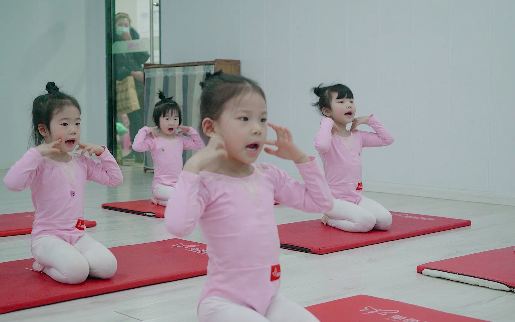 vlog无敌小可爱少儿舞蹈启蒙班一堂课单色舞蹈武汉少儿中国舞启蒙班