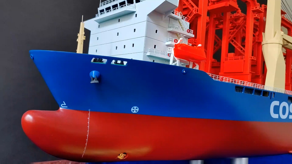 8万吨散货船模型(1.2米)制作完毕交付!