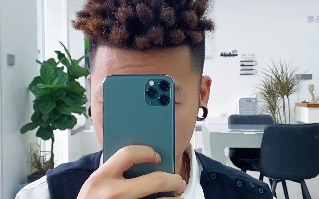 黑人烫盆栽注:洗头不要太用力抓可保持在半个月左右邵武男士渐变 黑人