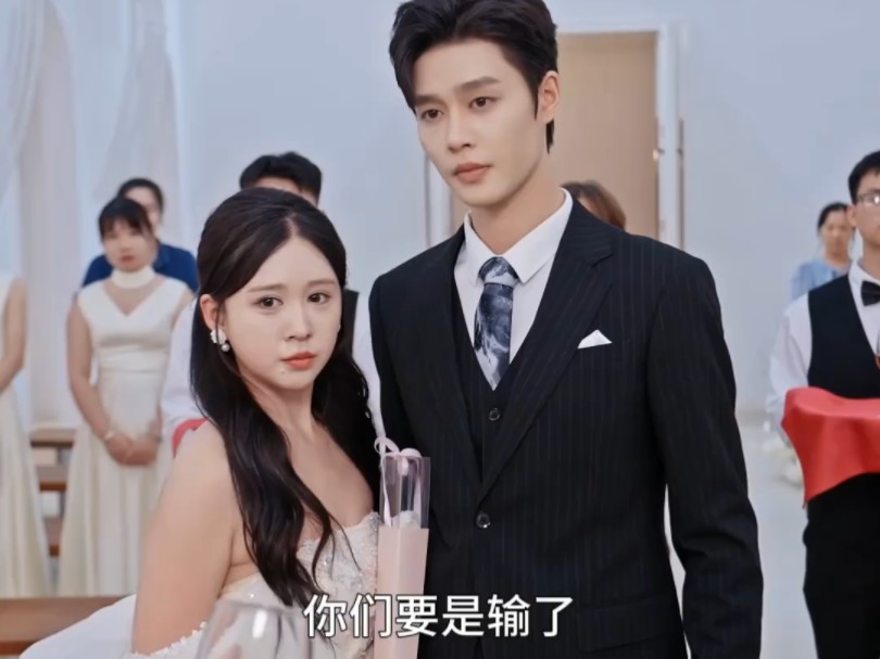 这男主是我见过短剧演员里最帅的,身高190,颜值堪比宋仲基#闪婚之捡来