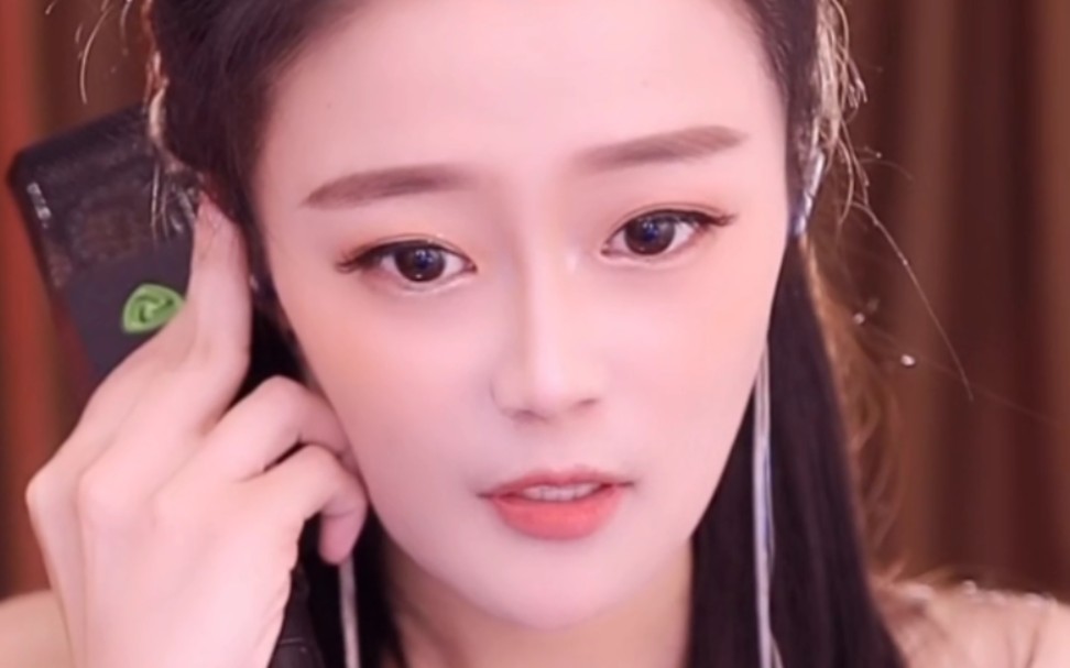 菲徒古古灵儿唱歌太好听了!一首爸送给你们的父亲!