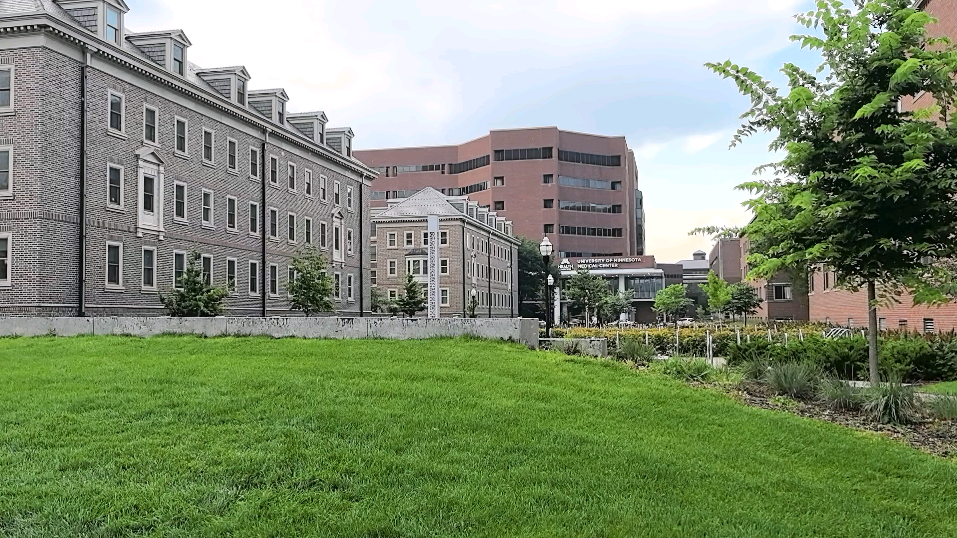 雨后的明尼苏达大学