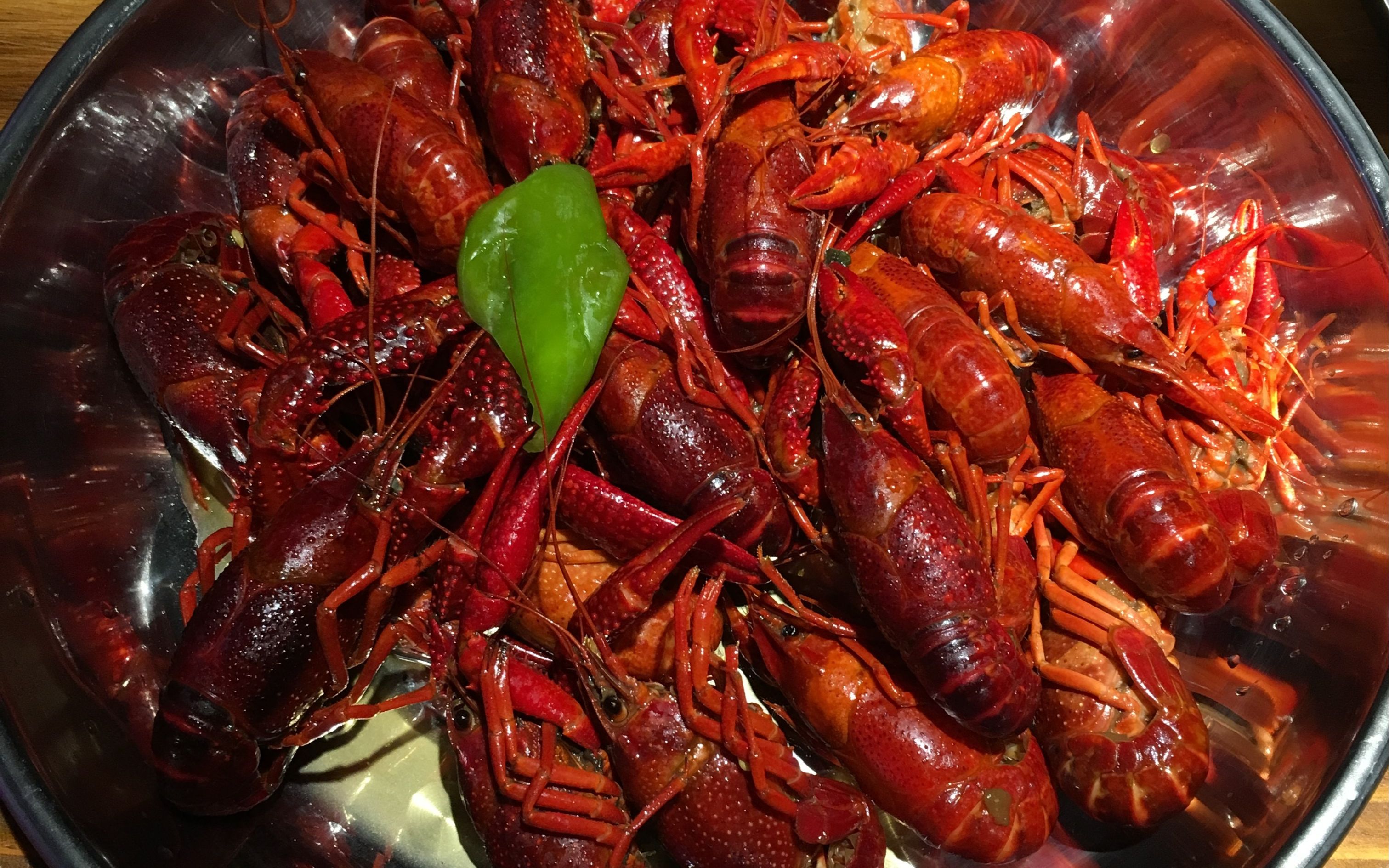 【团子的吃喝记录】上海夜宵柠蕴泰厨:熟醉小龙虾(更多图片评论在微博