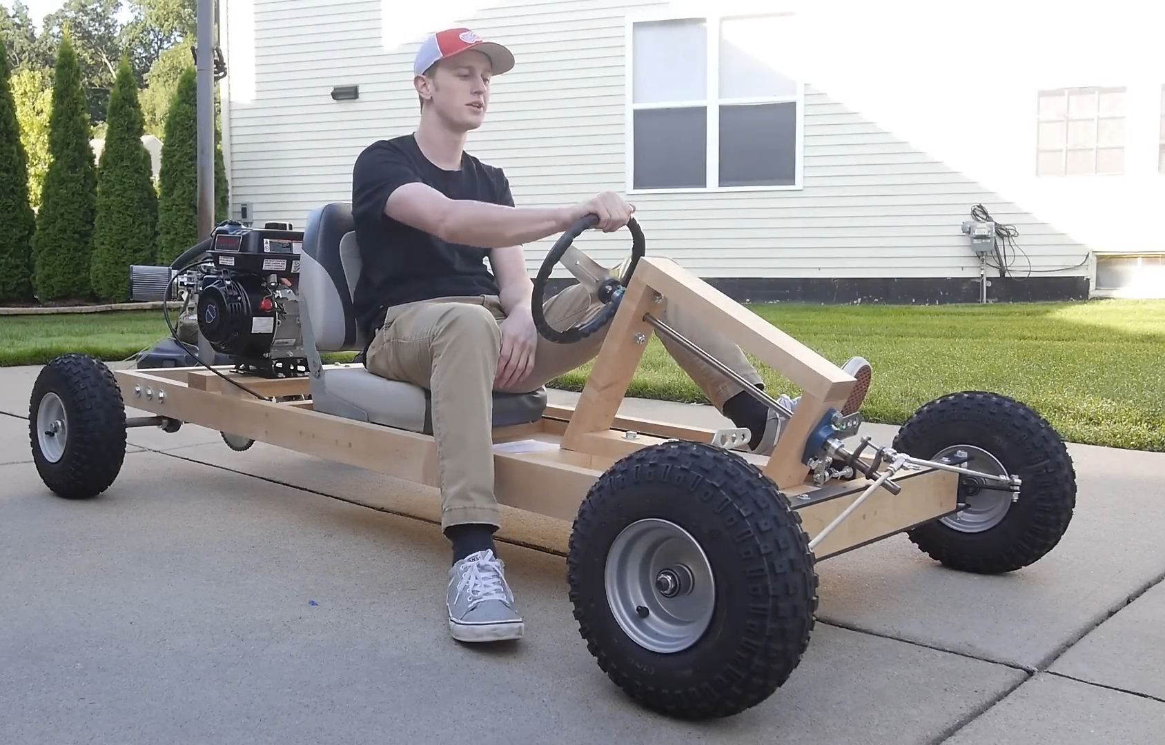 用木料制作一辆木系式卡丁车,b友们看看性能效果怎么样