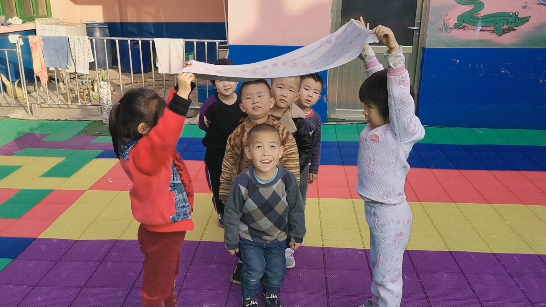 [图]快乐的幼儿园游戏。