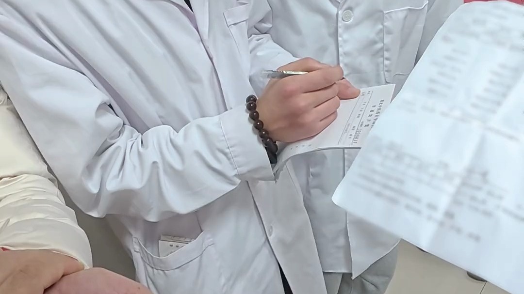 中医“无痛飞针记录陈嬷嬷来扎你的一天