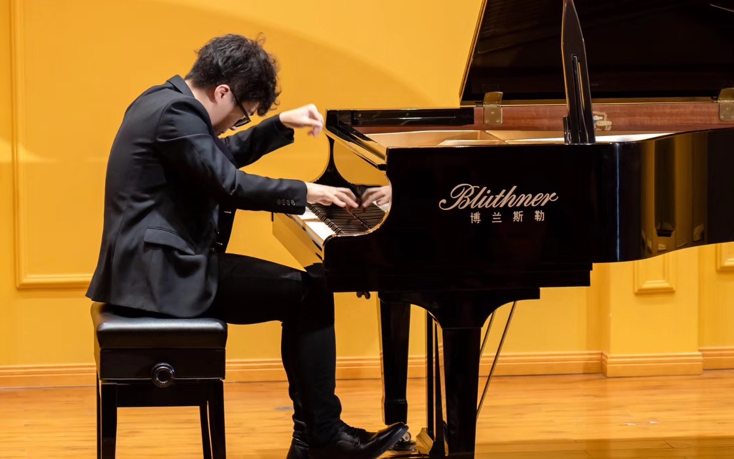 钢琴拉威尔小奏鸣曲