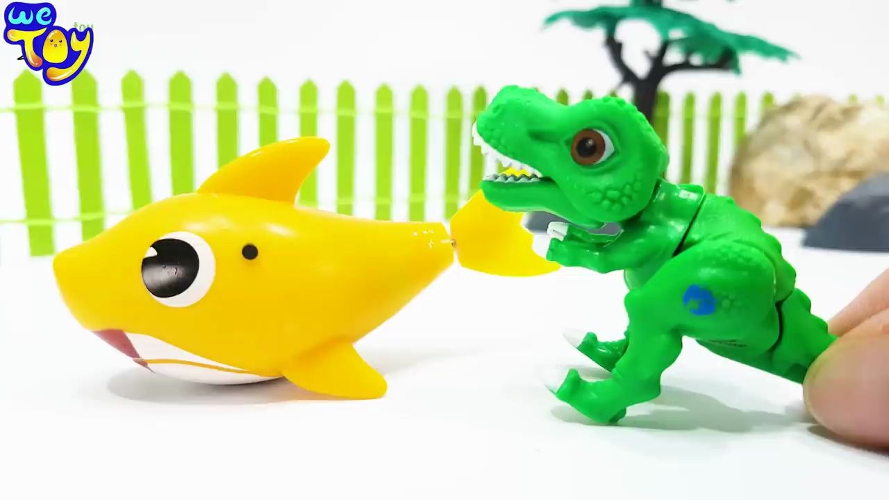 [图]鲨鱼家庭旋律鱼缸套装和恐龙玩具一起玩Baby Shark Family Melody Fish Tank Set Play with Dinosaur Toys