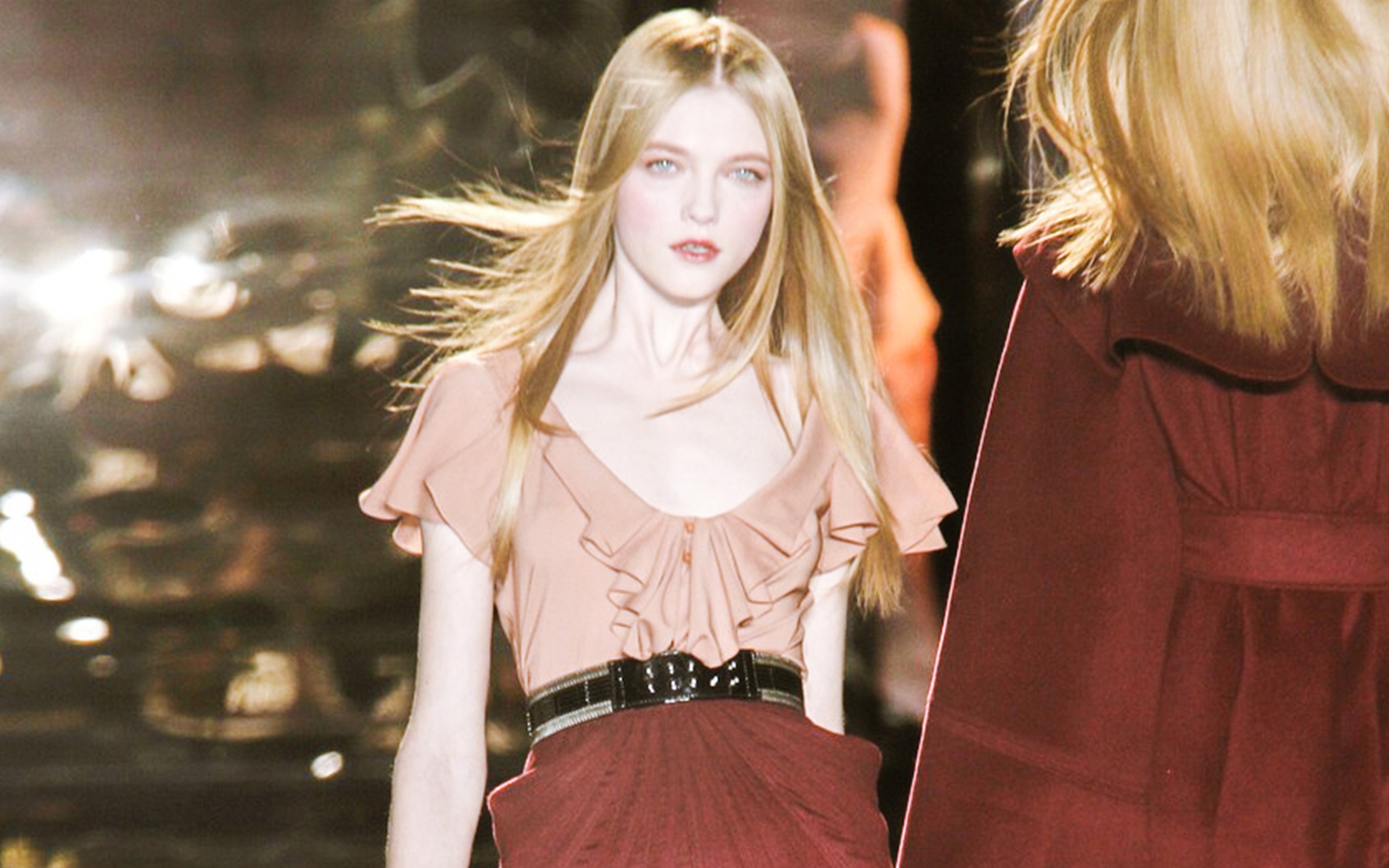 vlada roslyakova@ zac posen fall 2007_哔哩哔哩_bilibili