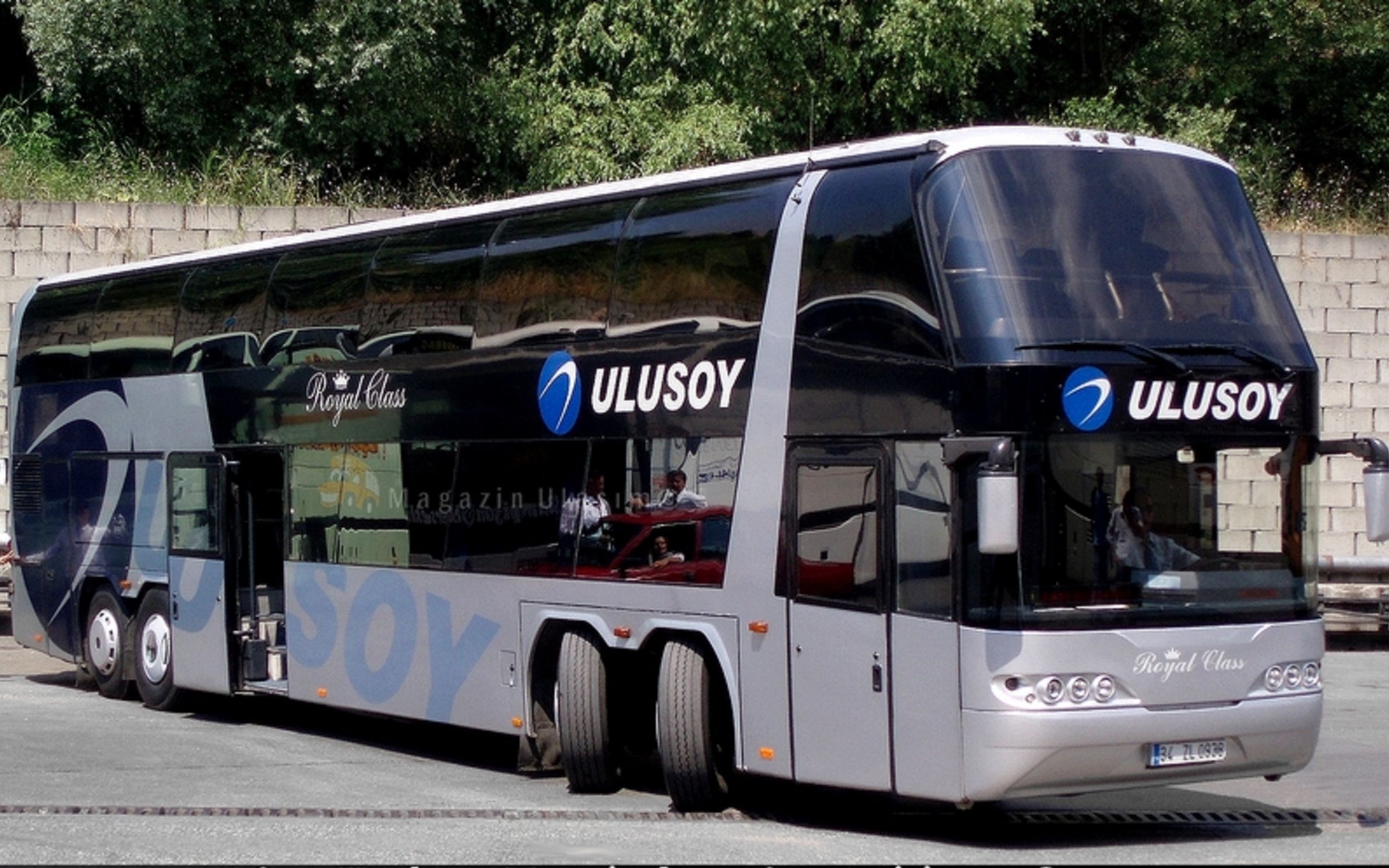 在国内实拍已经在国内绝版了的欧洲之星尼奥普兰双层大巴车