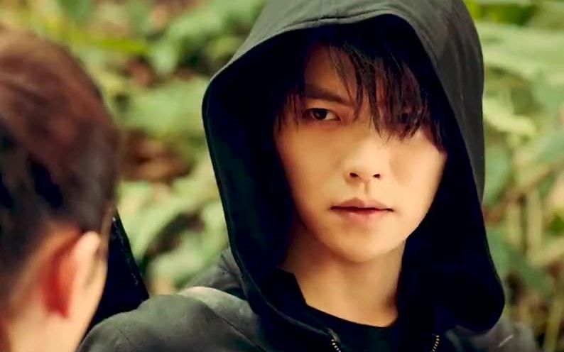 天真真是团宠啊,潘子用生命护小三爷,胖子用身体陪伴吴邪,小哥用十年