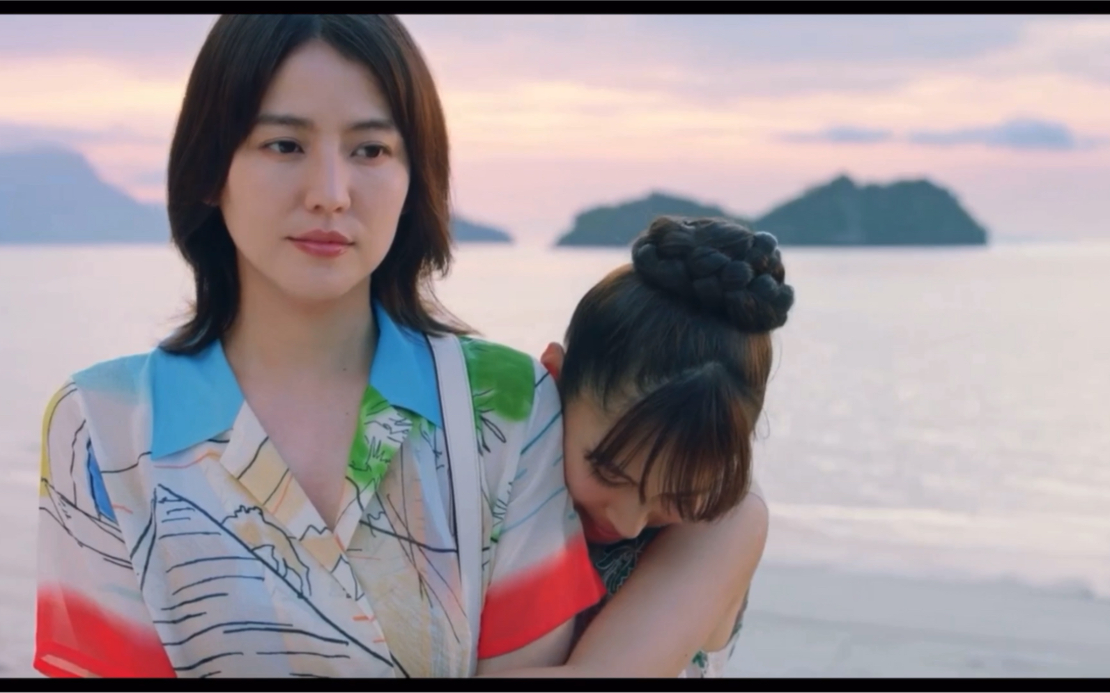 行骗天下:小公主对dako 的后背抱好感人