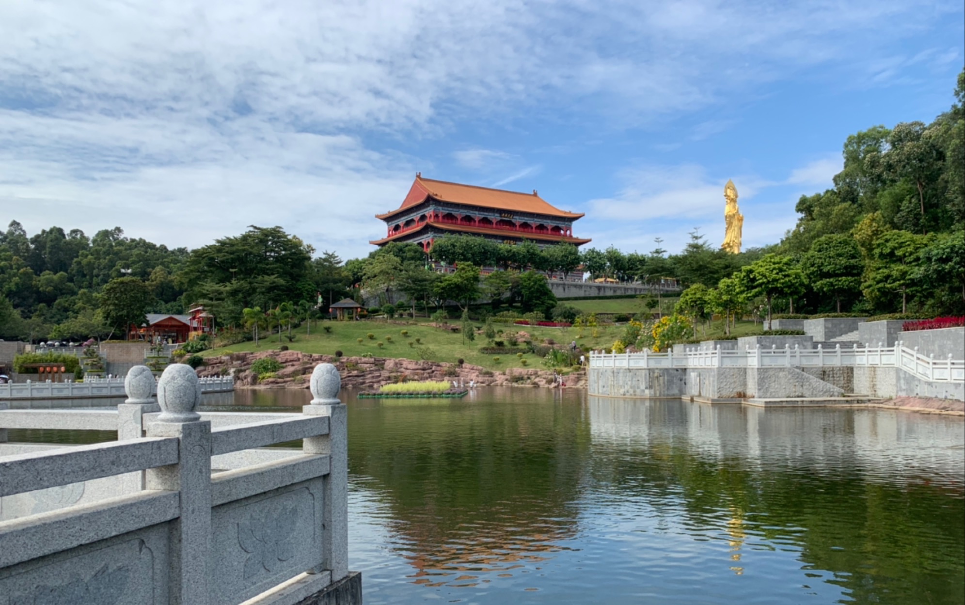 打卡广州番禺莲花山景区,都市迷信之:虔诚许愿的人一帆风顺