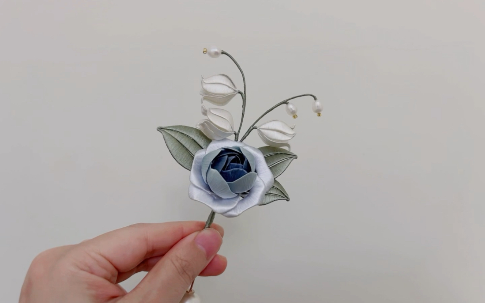 520,送给心上人的礼物缠花胸针