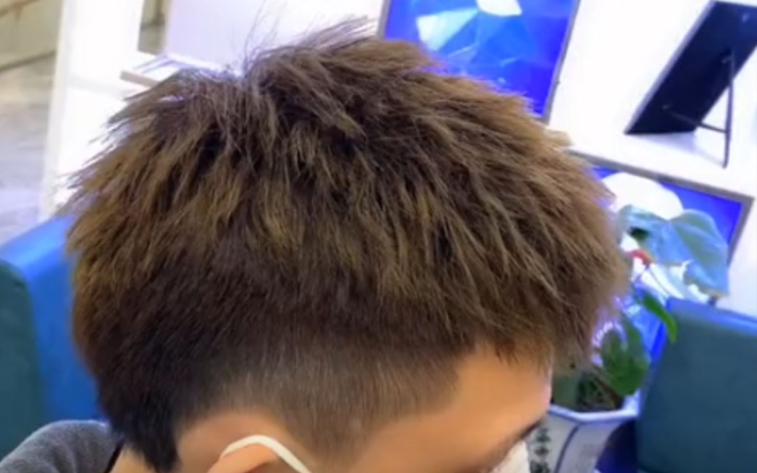 男生发型2020最火男士发型摩根烫亚麻青