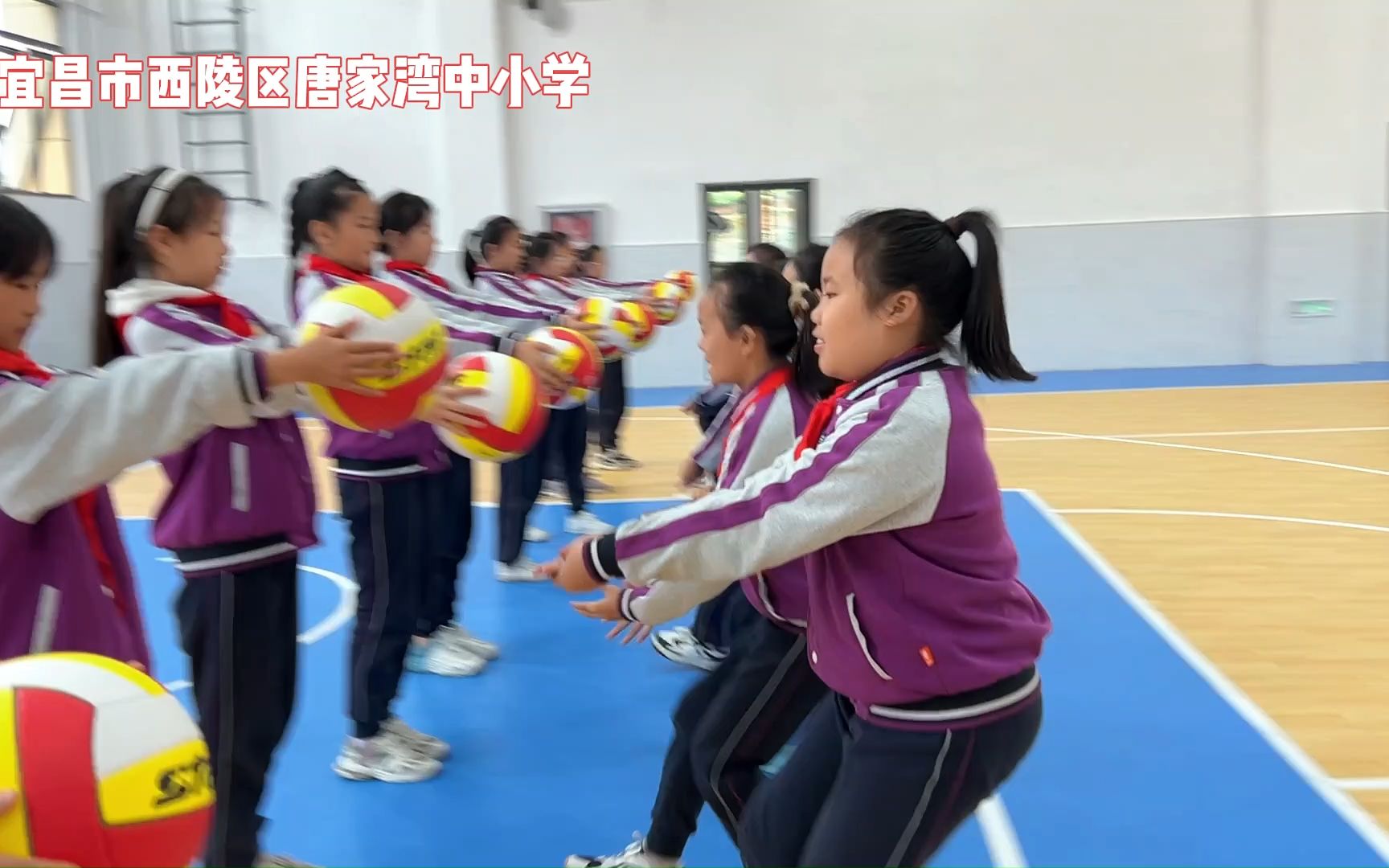 [图]宜昌市唐家湾中小学 排球课