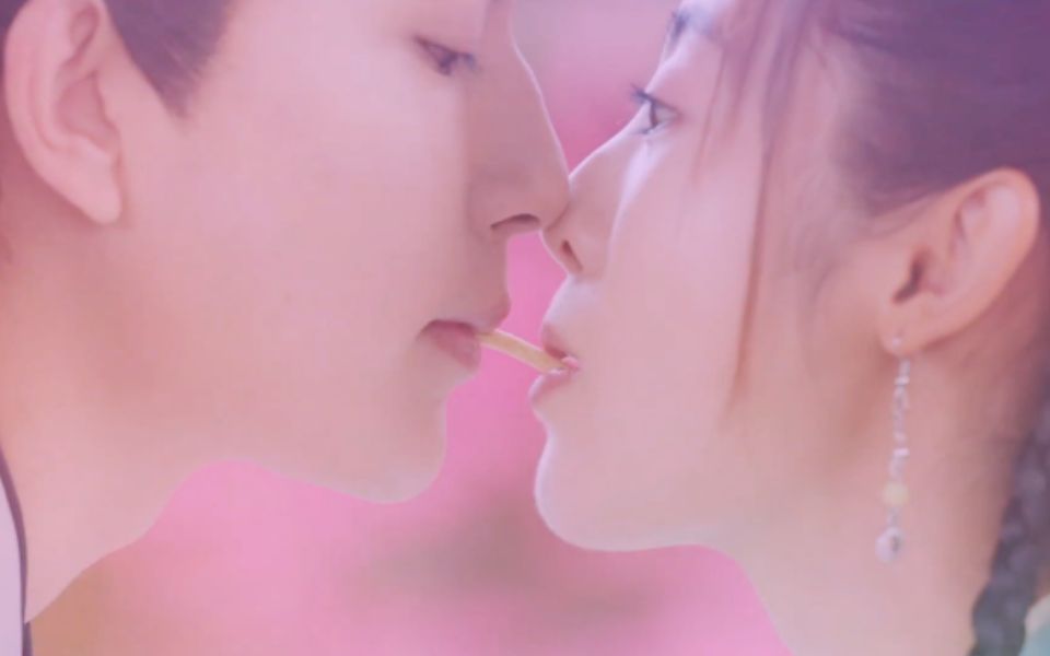 高甜kiss前方高撩邢菲老娘的后宫才叫百花齐放