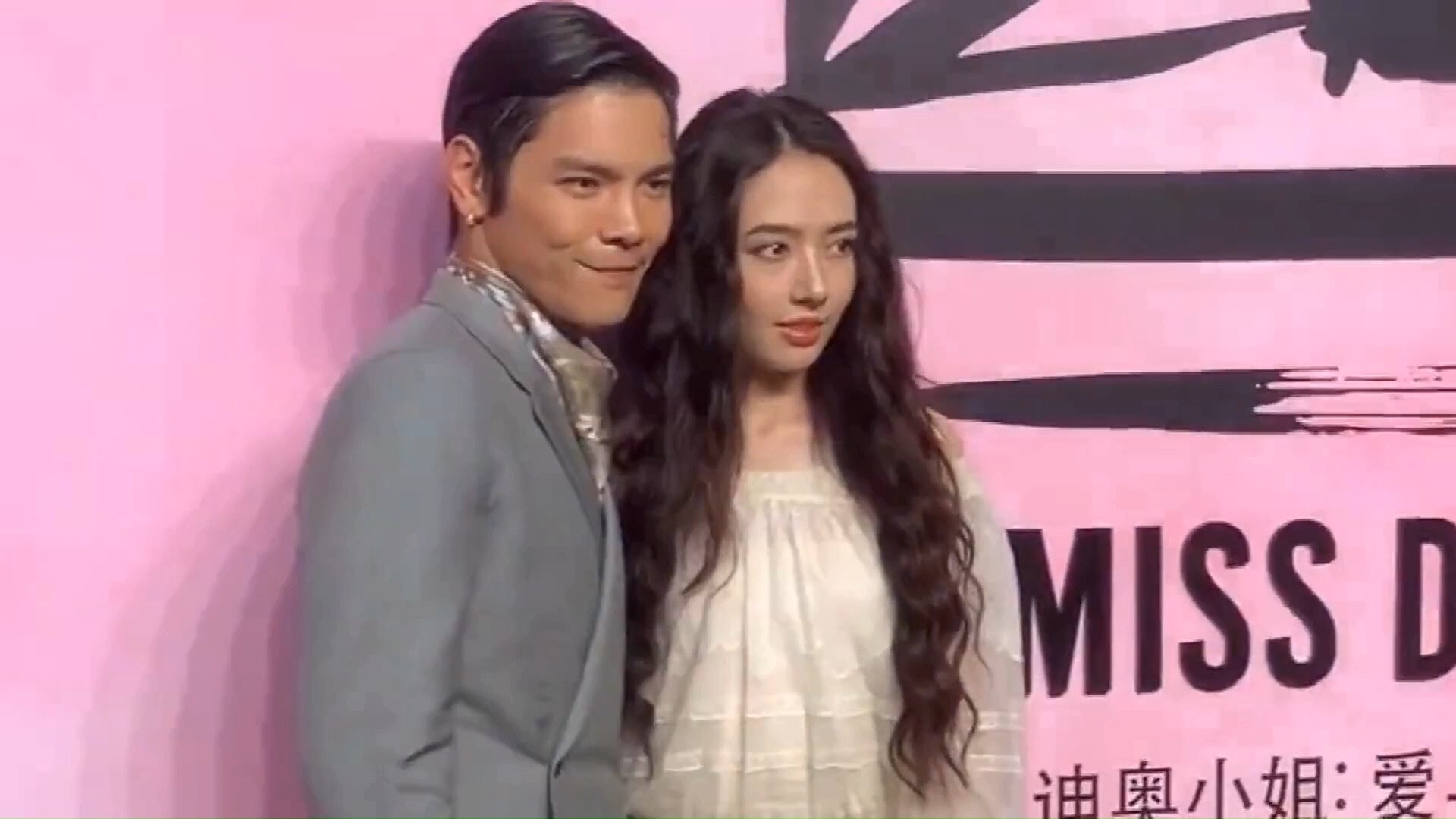 向佐回应不会和郭碧婷参加再见爱人:我们希望永远爱下去