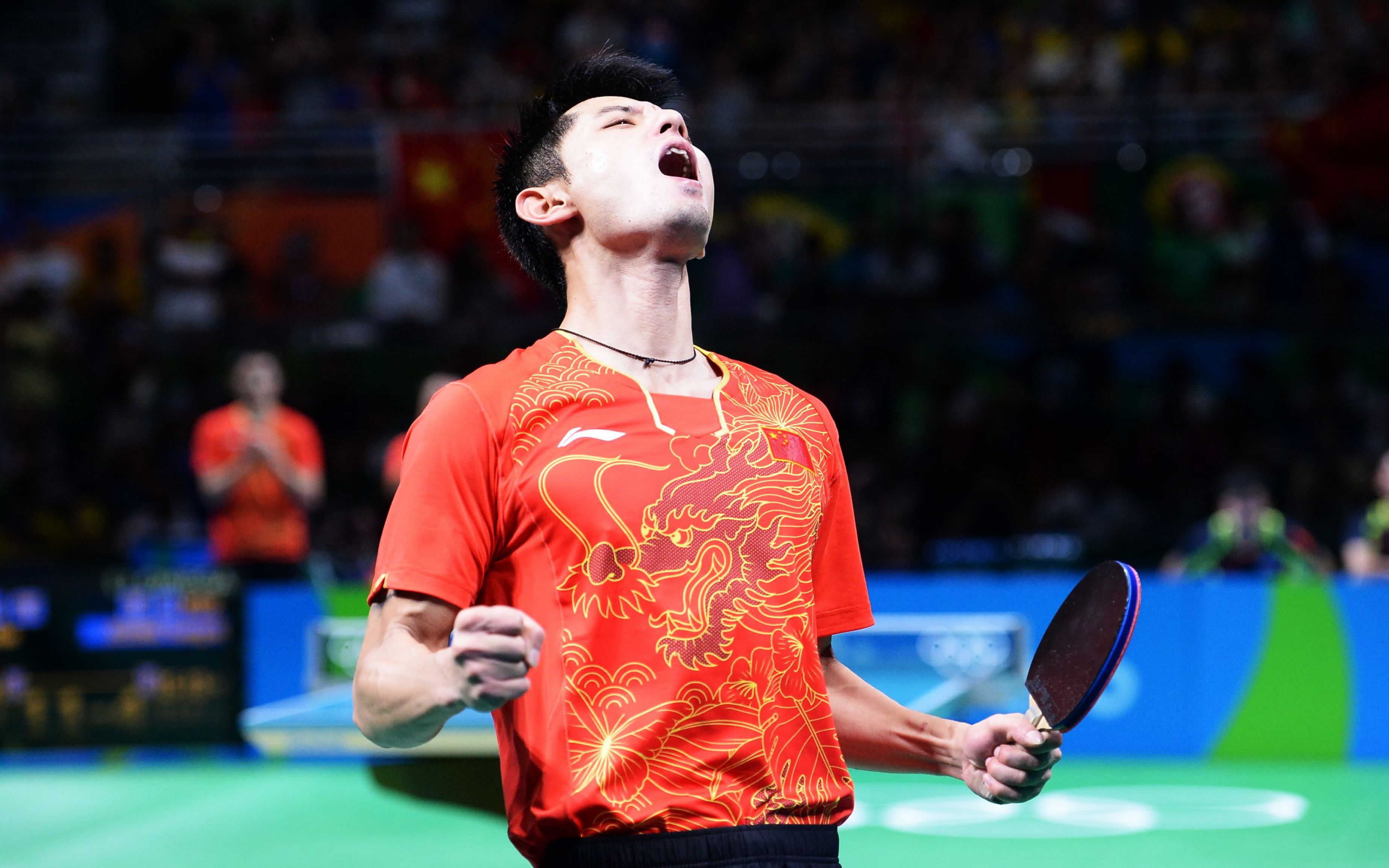 "英雄只为血泪染袍"