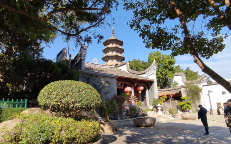 本周打卡地标:黑白双塔(横版)