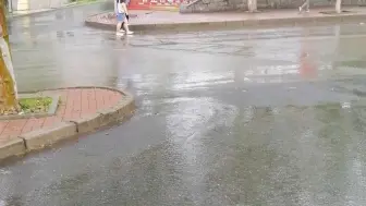 Download Video: 雨后的大连大学