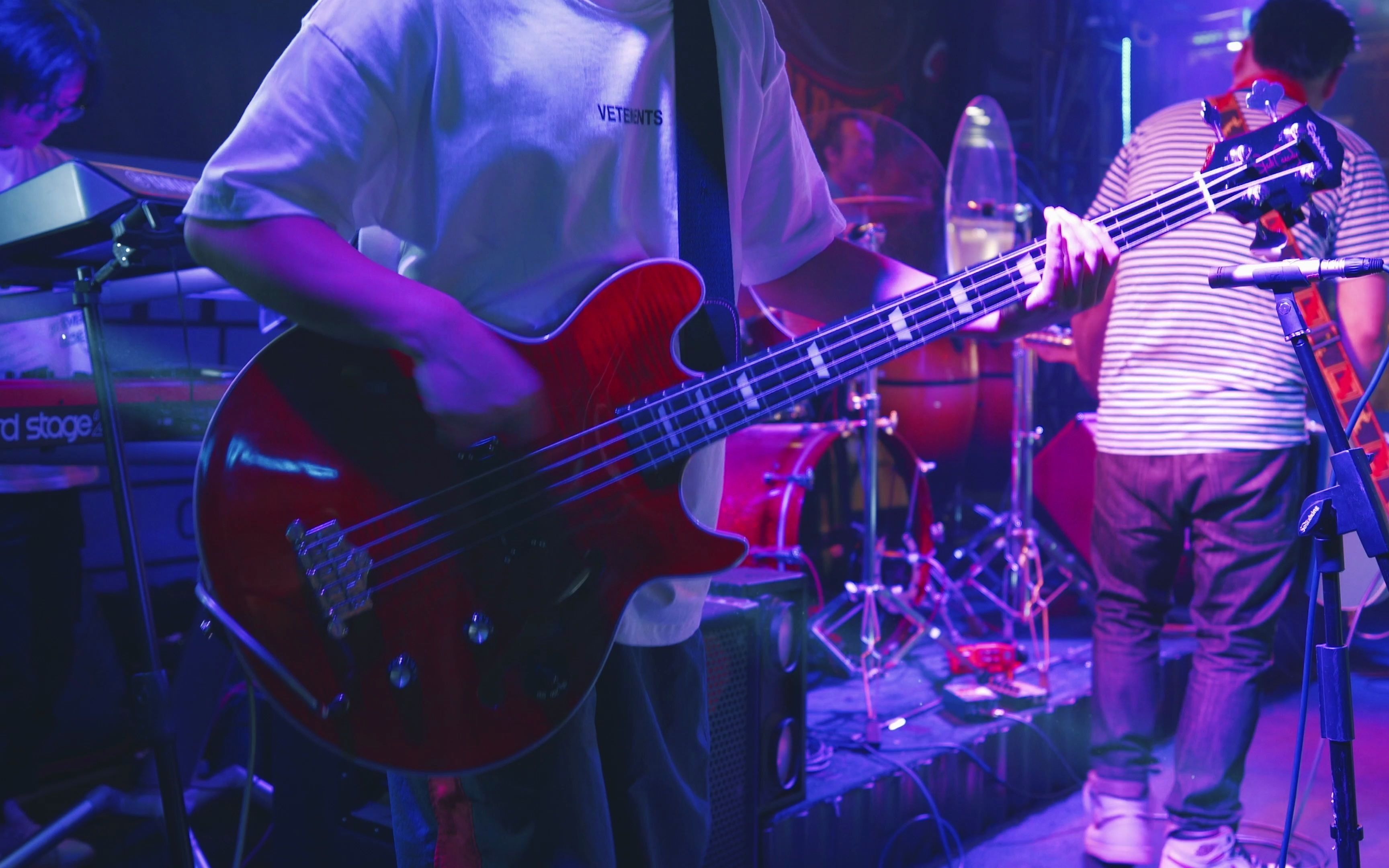 交个女朋友,还是养条狗?何勇 - 《姑娘漂亮》讲述当年纯真爱情?