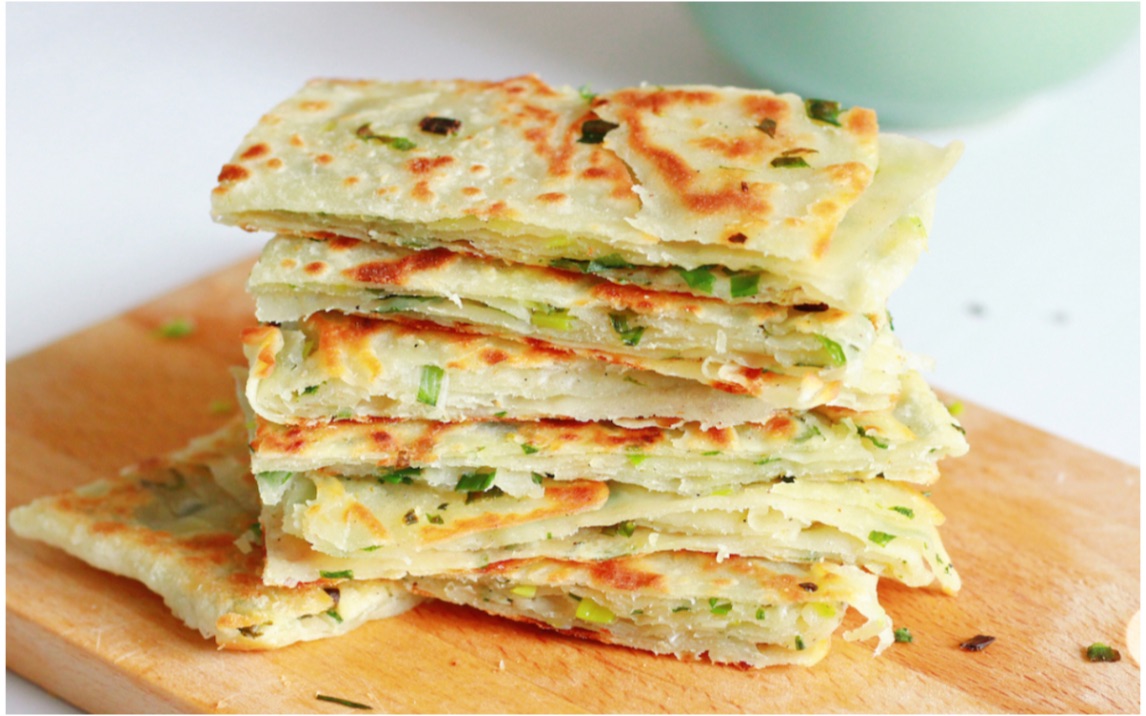 葱油饼 | 薄脆酥香 | 层层分明 | 这样做出来的葱油饼真香且一点都不