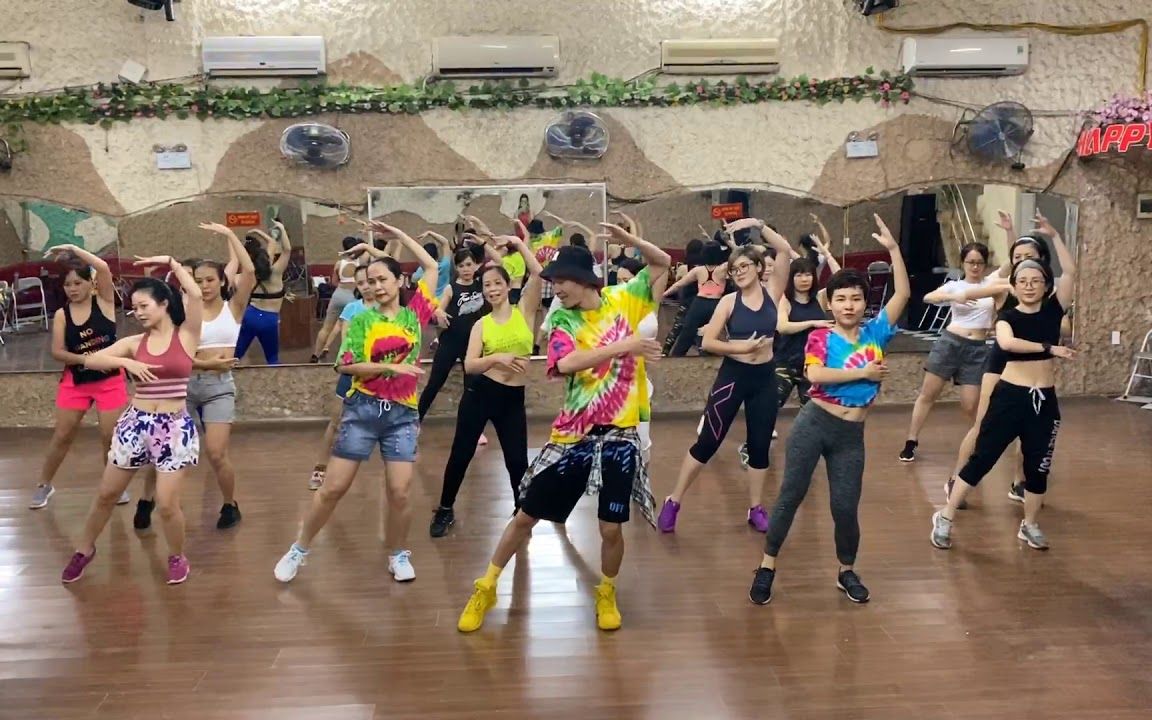 [图]Cánh Hồng Phai | Zumba 尊巴 燃脂健身舞 | Thuận Zilo