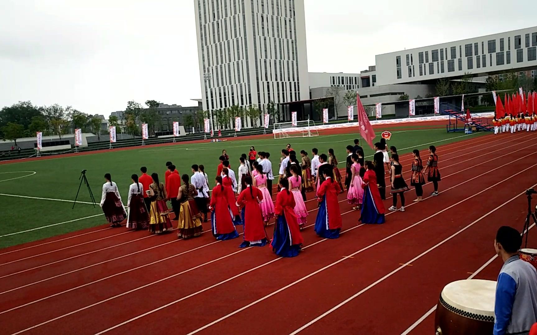 [图]【大学校园运动会开幕】舞蹈系民族串烧开场回忆一波