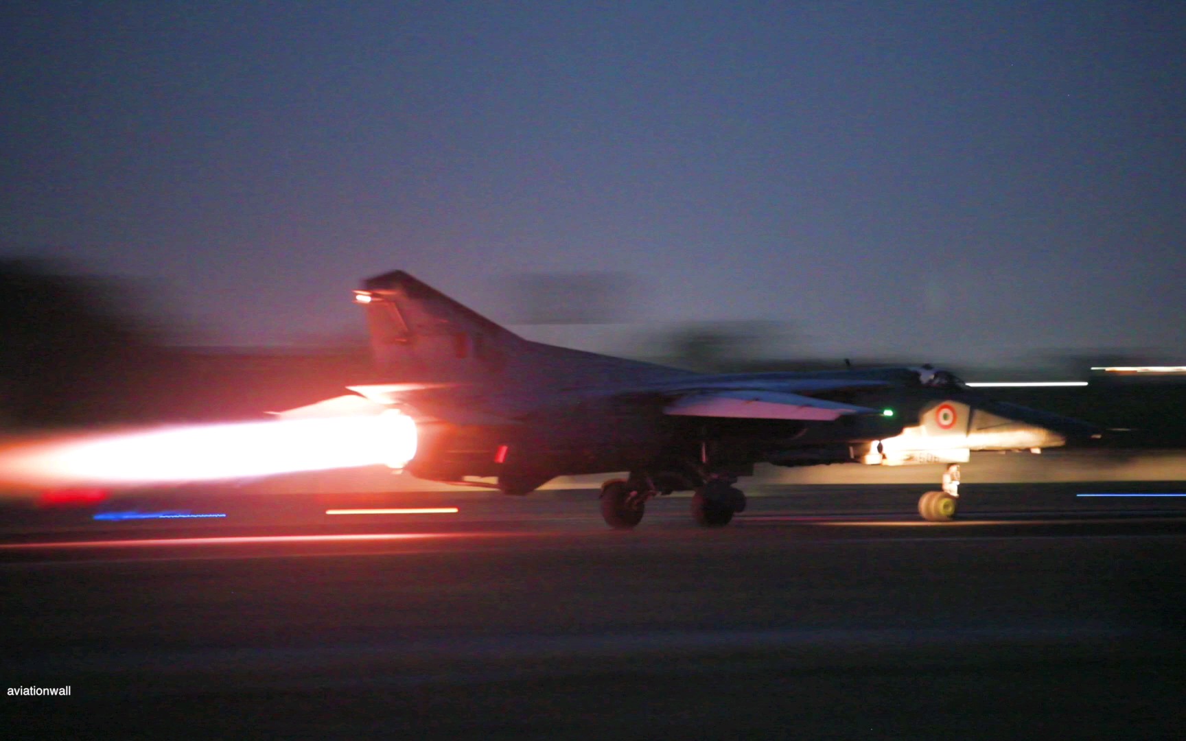 【军事】印度空军米格-27夜间起飞_哔哩哔哩_bilibili